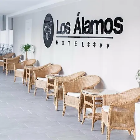 Alamos بينايدورم