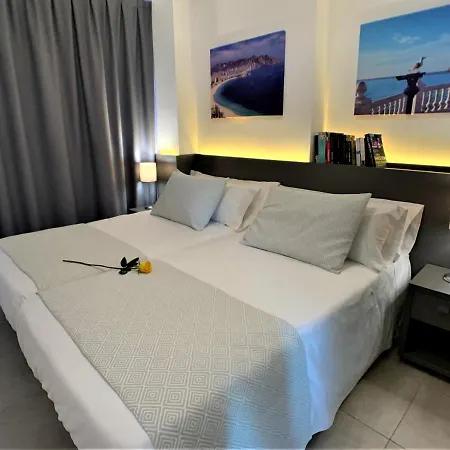 Alamos בנידורם